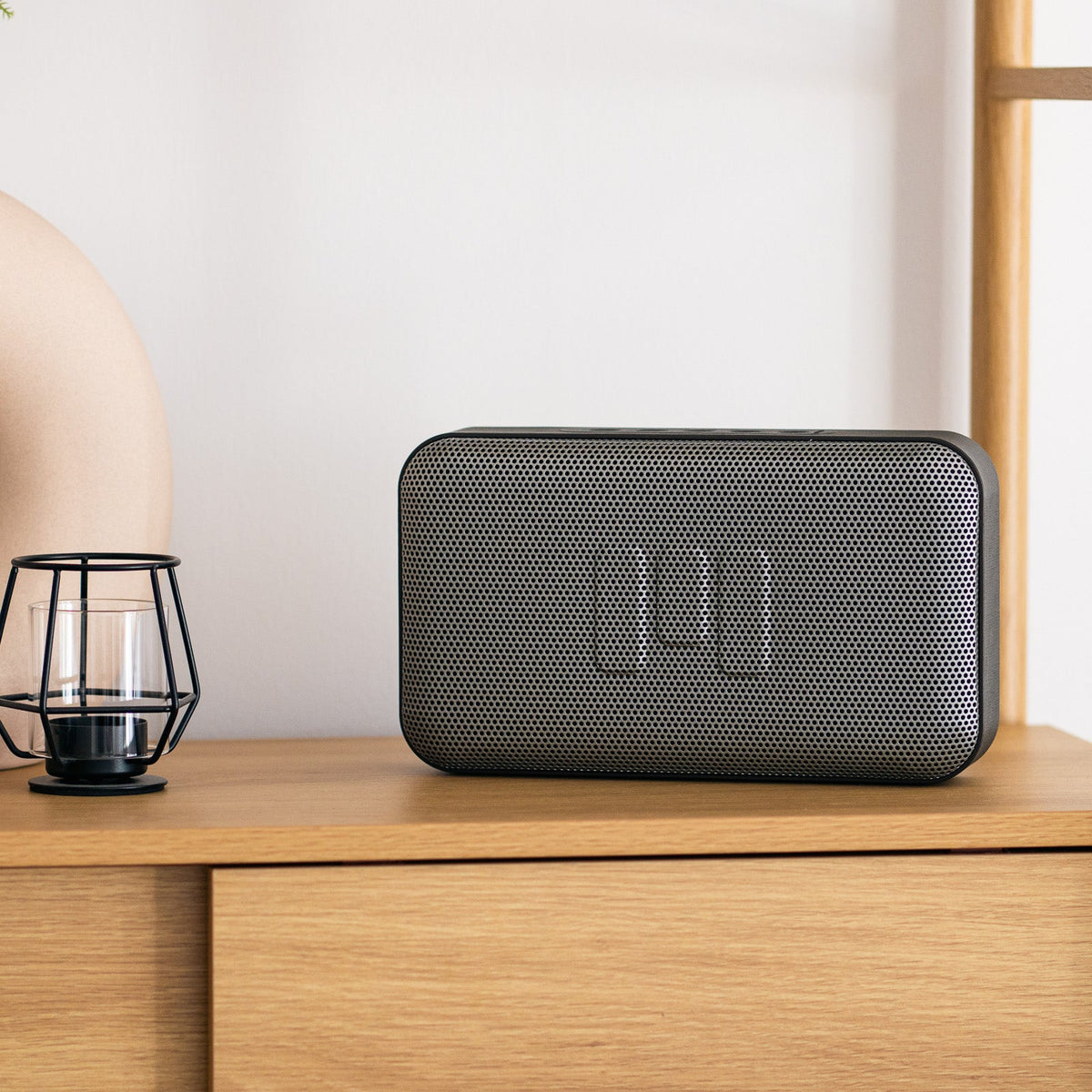 USB-C CHARGING AND PORTABLE CONVENIENCE