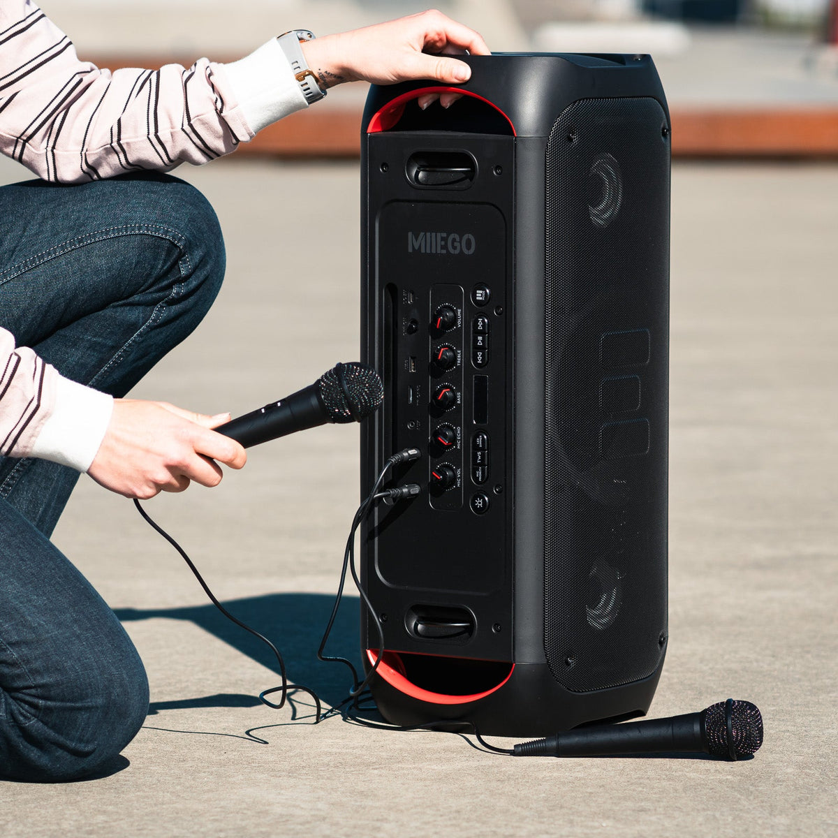 SPELA DIN MUSIK MED 2 HÖGTALARE I TRUE WIRELESS STEREO