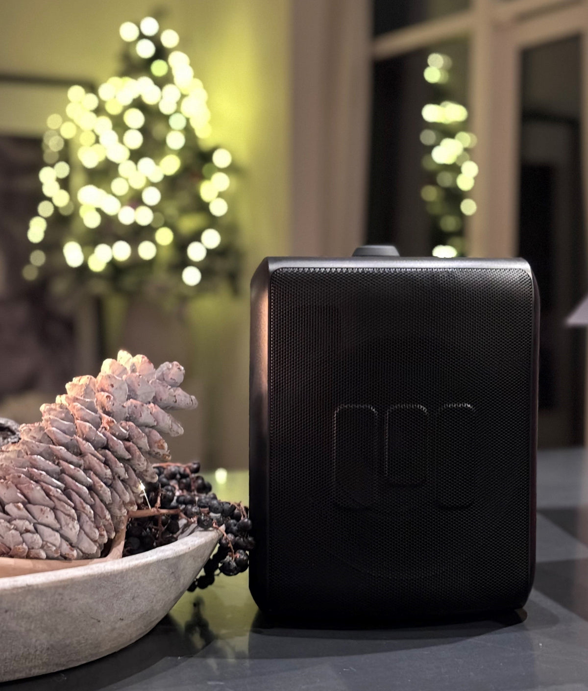 UP TO 8 HOURS BATTERY LIFE